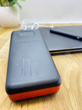 Powerbank 30.000mAh LED Lampe Taschenlampe LCD Display Outdoor Camping Reise Kfz Lkw Adapter Große Kapazität Externes Akku Batterie Tragbares Ladegerät USB-C USB-Micro USB-Apple Rot